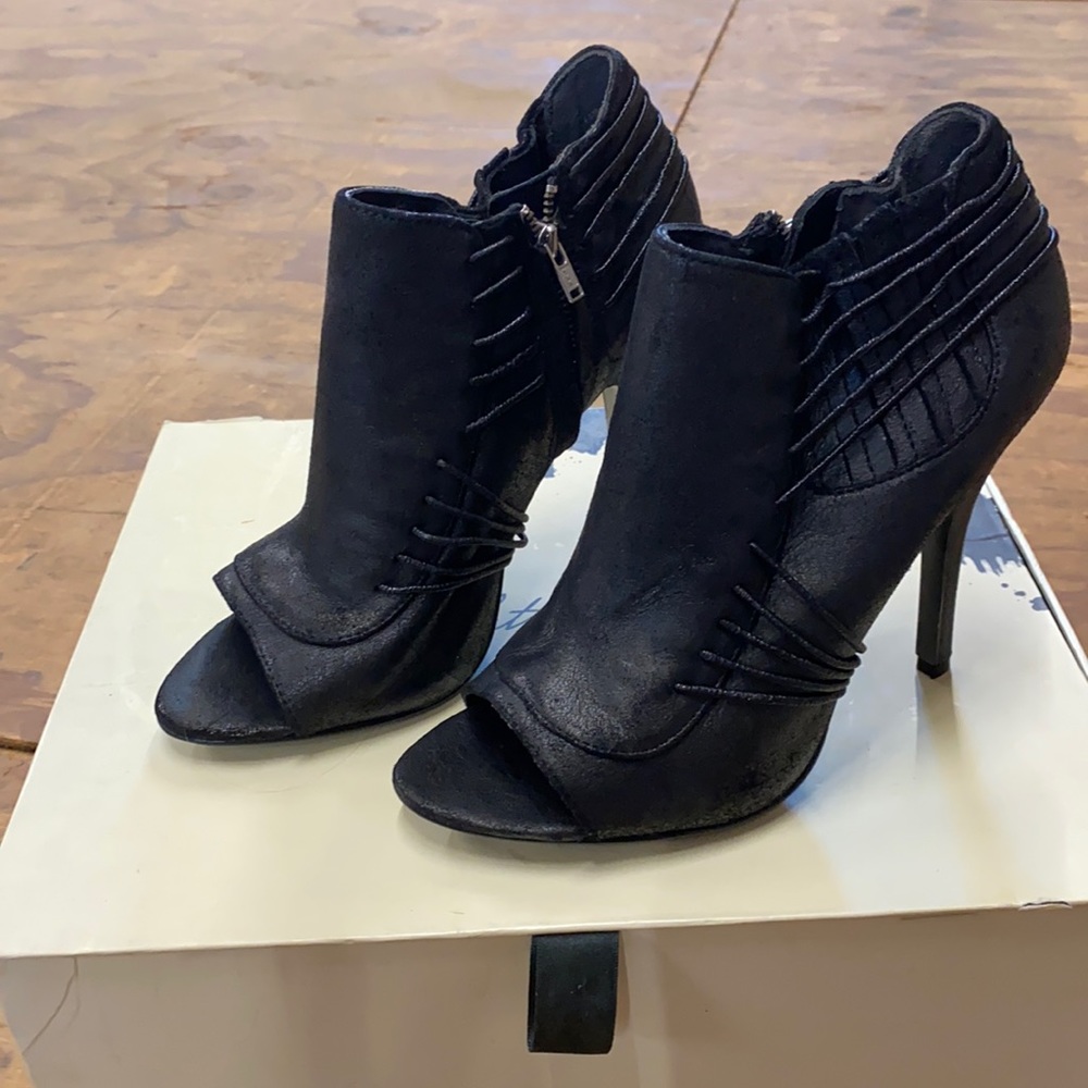 Elizabeth and James black leather heels